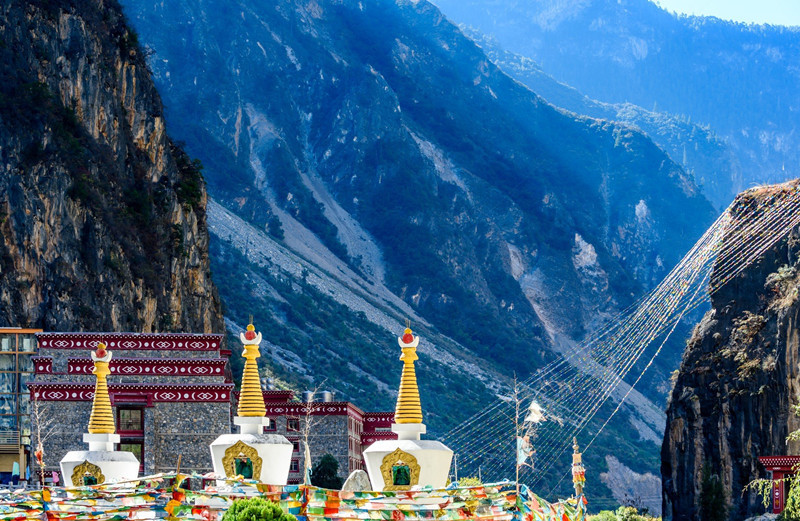 Bala-Gezong-Grand-Canyon-in-Shangrila-Diqing-01