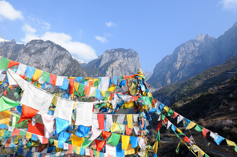 Bala-Gezong-Grand-Canyon-in-Shangrila-Diqing-07