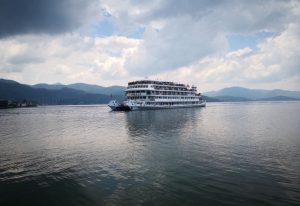 Erhai Lake Cruise in Dali (17)