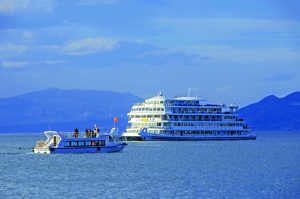 Erhai Lake Cruise in Dali (3)