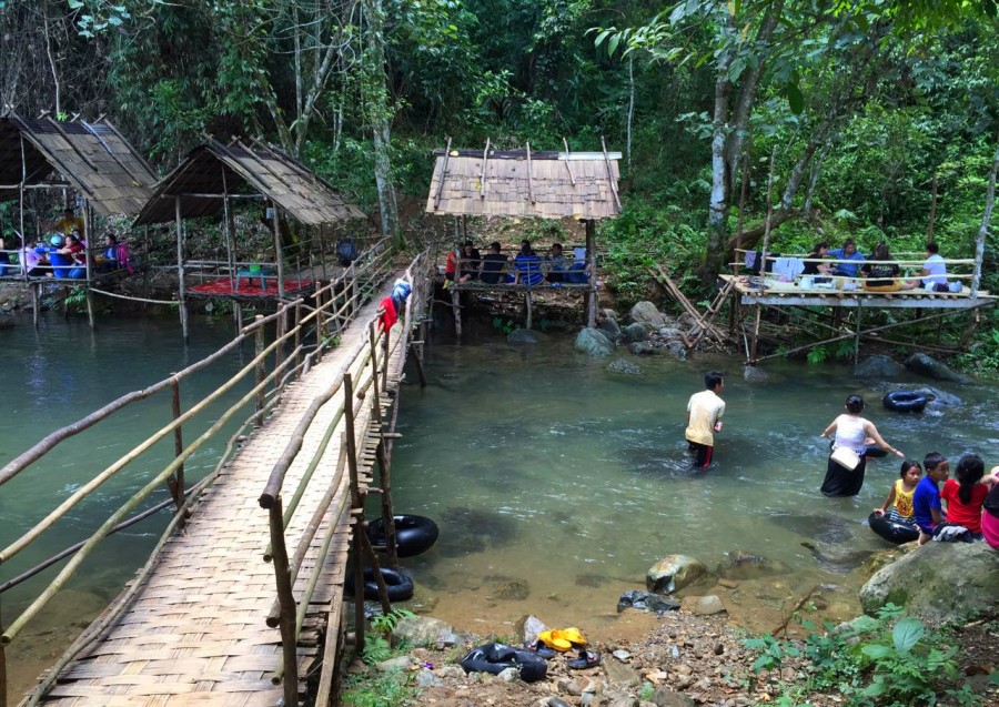 Kaeng Nyui Waterfall in Vang Vieng, Laos (8)