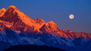 Meili Snow Mountain in Deqin, Diqing (9)