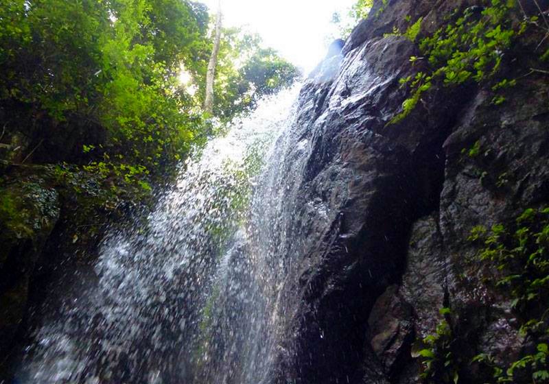 Nam Dee Waterfall in Luang Namtha, Laos (5)