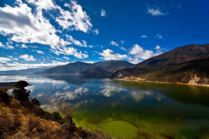 Napahai-Lake-and-Yila-Pasture-in-Shangrila-04