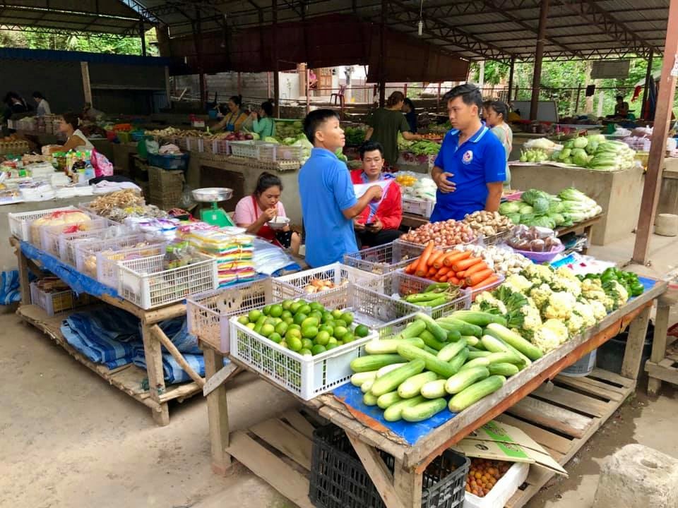 Pak Beng Market in Oudomxay, Laos (4)