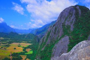 Pha Ngern Silver Cliff in Vang Vieng, Laos (1)