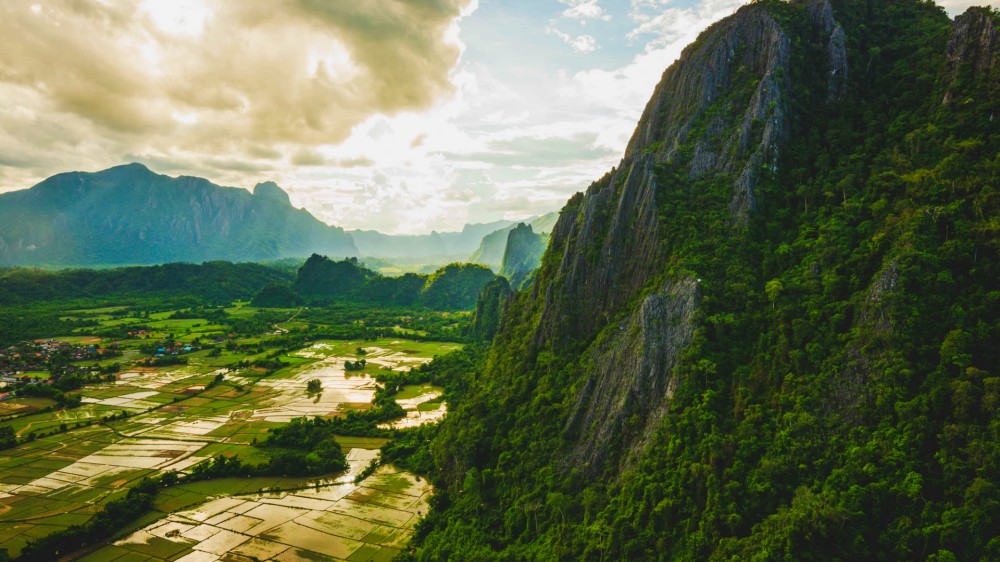 Pha Ngern Silver Cliff in Vang Vieng, Laos (4)