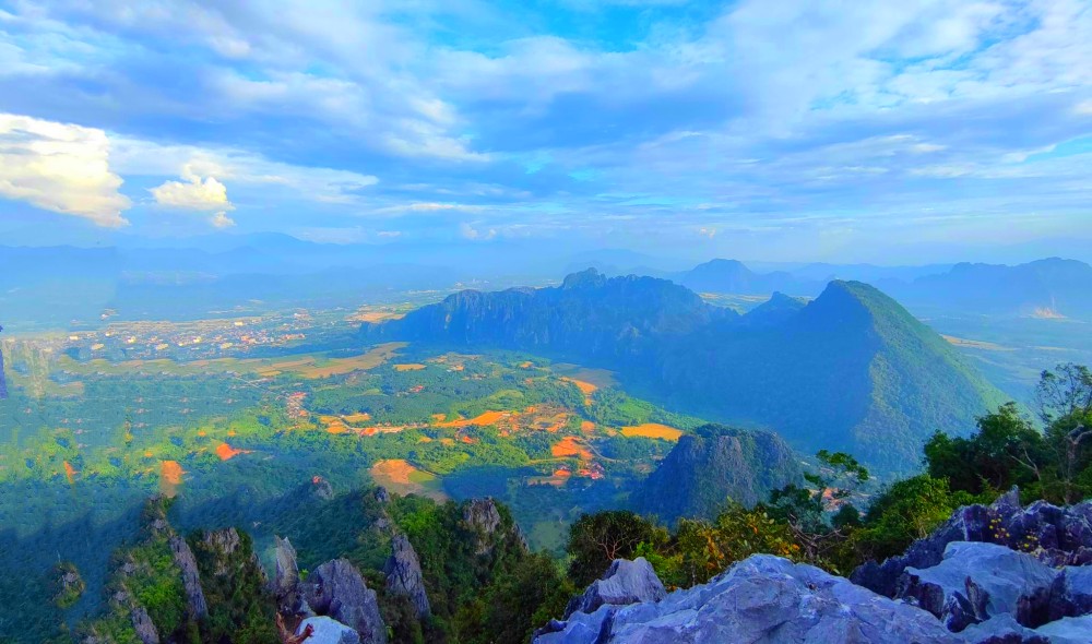 Pha Ngern Silver Cliff in Vang Vieng, Laos (5)