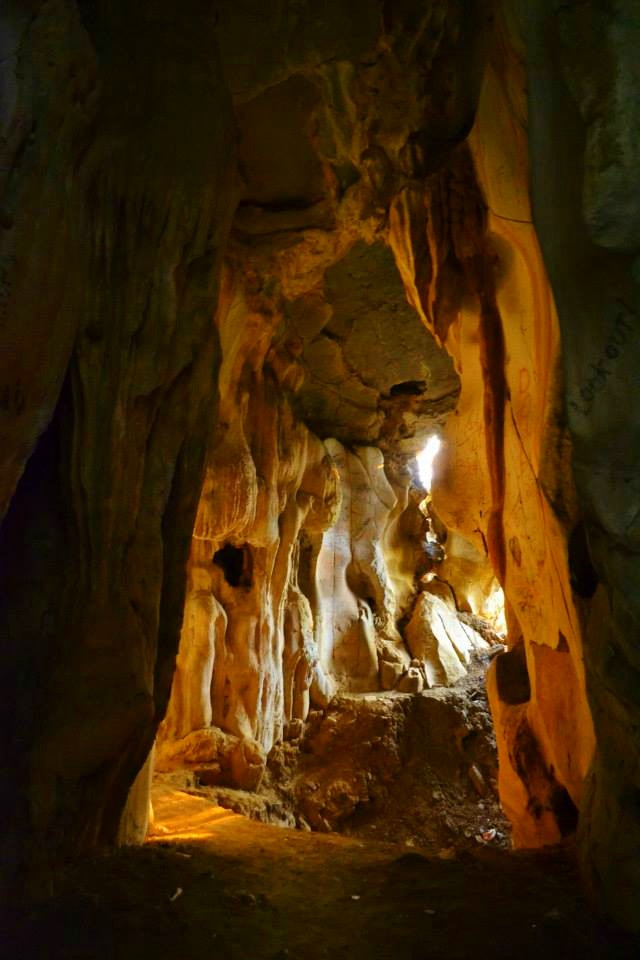 Pha Poak Cave in Vang Vieng, Laos (2)