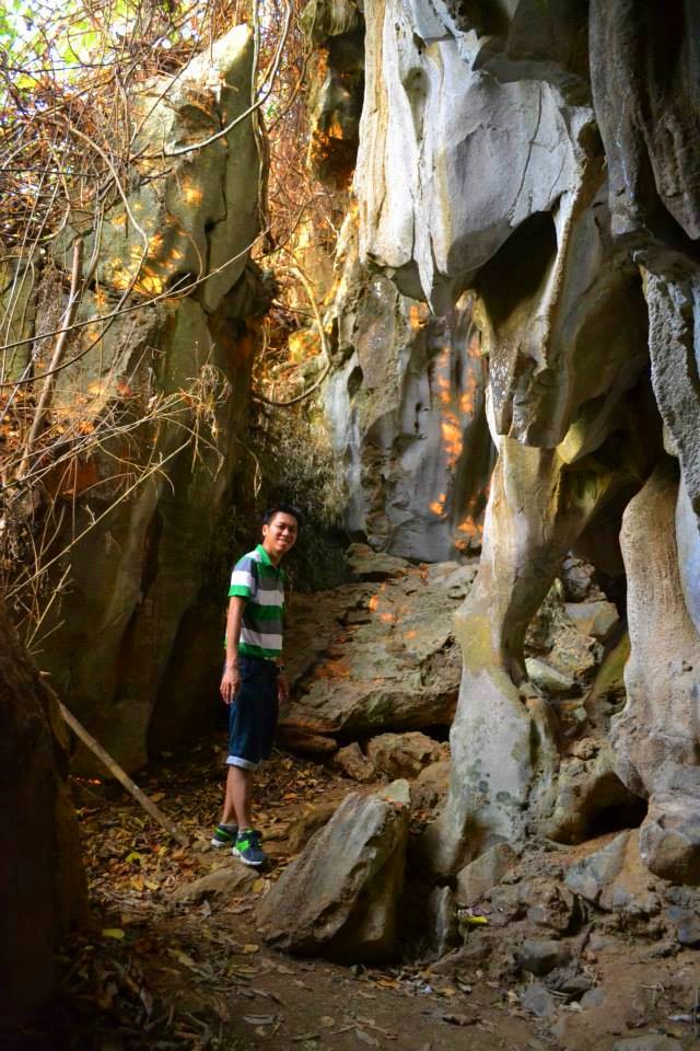 Pha Poak Cave in Vang Vieng, Laos (7)