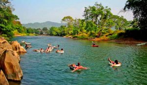 River Tubing In Vang Vieng, Laos (7)