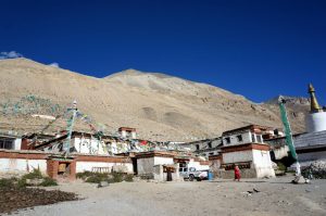 Rongbuk-Monastery-and-Mount-Everest-View-in-Tingri-County-Tibet-05