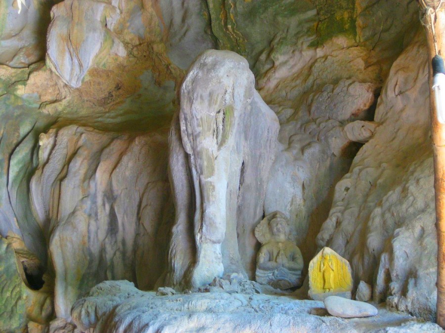 Tham Xang Elephant Cave in Vang Vieng, Laos