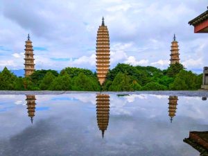 Three Pagodas and Chongsheng Temple in Dali (18)