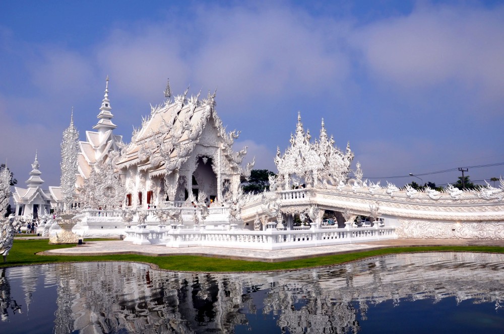 Wat Rong Khun - White Temple in Chiang Rai, Thailand3