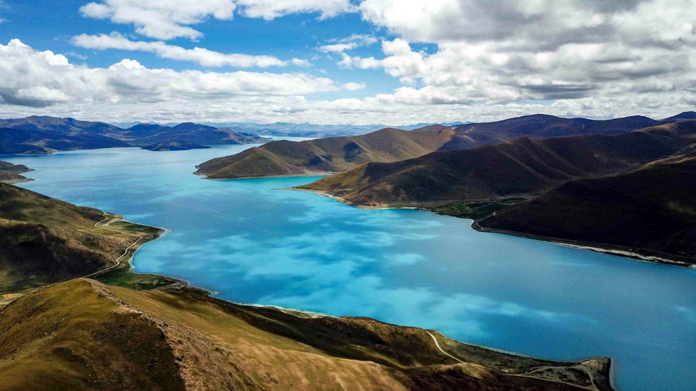 Yamdrok Lake in Tibet