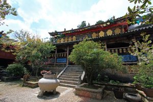 Yufeng-Monastery-Lijiang-09