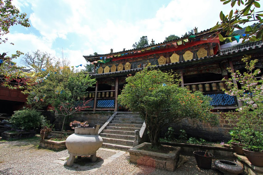 Yufeng-Monastery-Lijiang-09