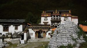 Chonggu-Monastery-in-Daocheng-Yading-Garze-08
