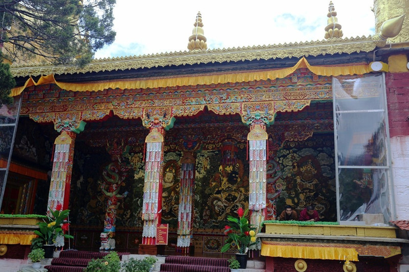 Chonggu-Monastery-in-Daocheng-Yading-Garze-10
