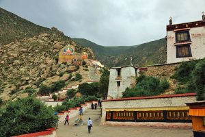 Drepung-Monastery-in-Lhasa-03