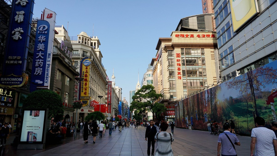 Nanjing-Road-in-Shanghai-11