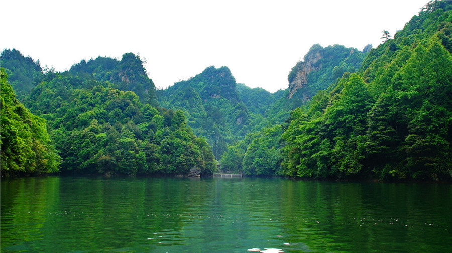 Baofeng-Lake-in-Wulingyuan-District-Zhangjiajie-04