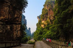 Baofeng-Lake-in-Wulingyuan-District-Zhangjiajie-06