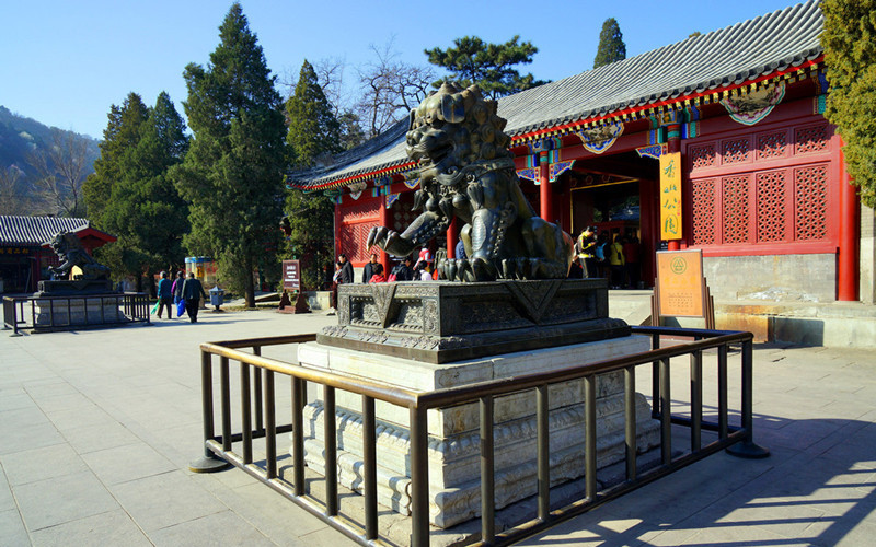 Fragrant-Hills-Park-in-Beijing-02