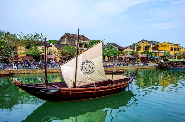 Hoi An Ancient Town in Vietnam (8)
