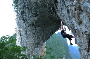 Moon-Hill-in-Yangshuo-County-Guilin-01