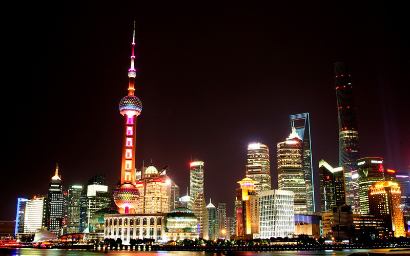 Oriental-Pearl-TV-Tower-in-Shanghai-05