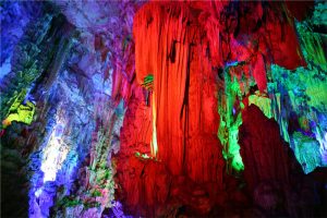 Reed-Flute-Cave-in-Guilin-11