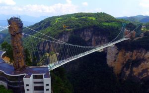 The-Glass-Bridge-in-Zhangjiajie-Grand-Canyon-03