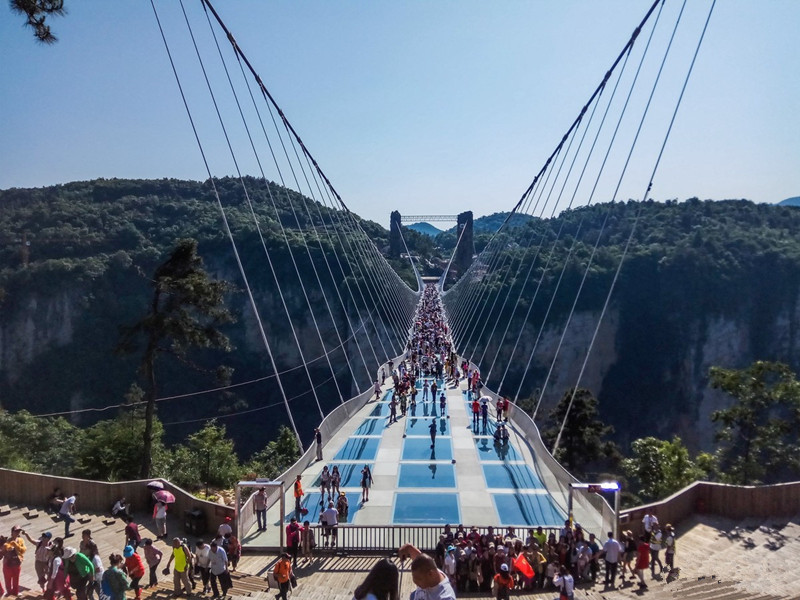 The-Glass-Bridge-in-Zhangjiajie-Grand-Canyon-06