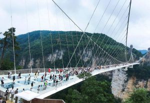 The-Glass-Bridge-in-Zhangjiajie-Grand-Canyon-15