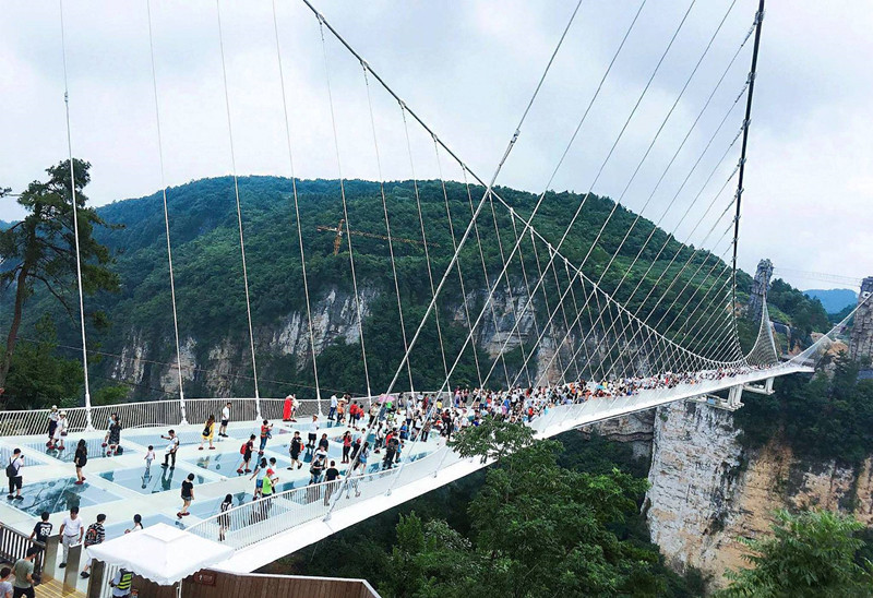 The-Glass-Bridge-in-Zhangjiajie-Grand-Canyon-15