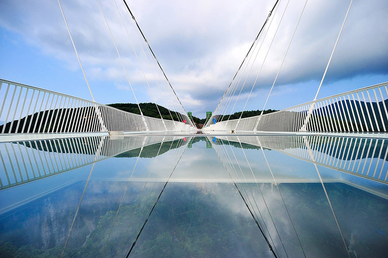 The-Glass-Bridge-in-Zhangjiajie-Grand-Canyon-16