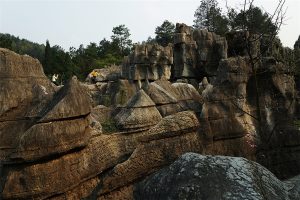 Wansheng-Stone-Forest-in-Chongqing-02