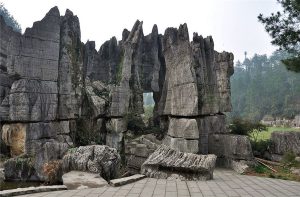 Wansheng-Stone-Forest-in-Chongqing-04