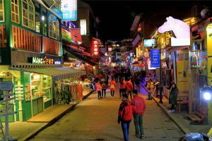 West-Street-in-Yangshuo-County-Guilin-05