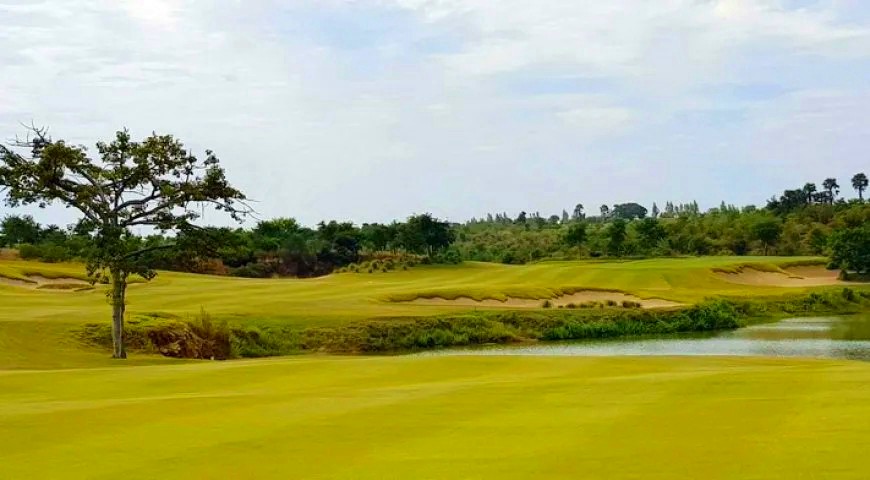 Myotha National Golf Club in Mandalay, Myanmar (19)