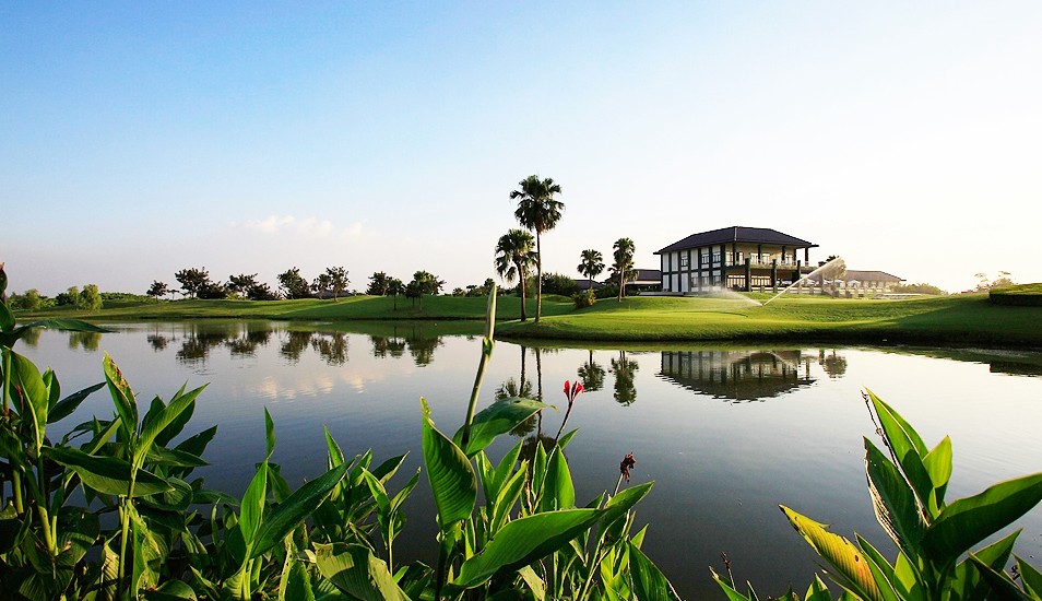 Van Tri Golf Club in Hanoi (15)