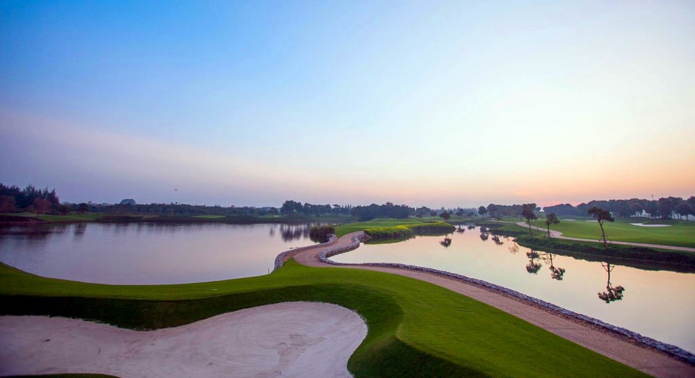 Van Tri Golf Club in Hanoi (3)