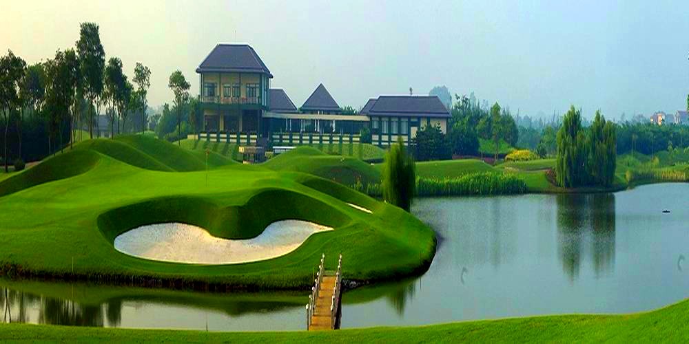 Van Tri Golf Club in Hanoi (4)