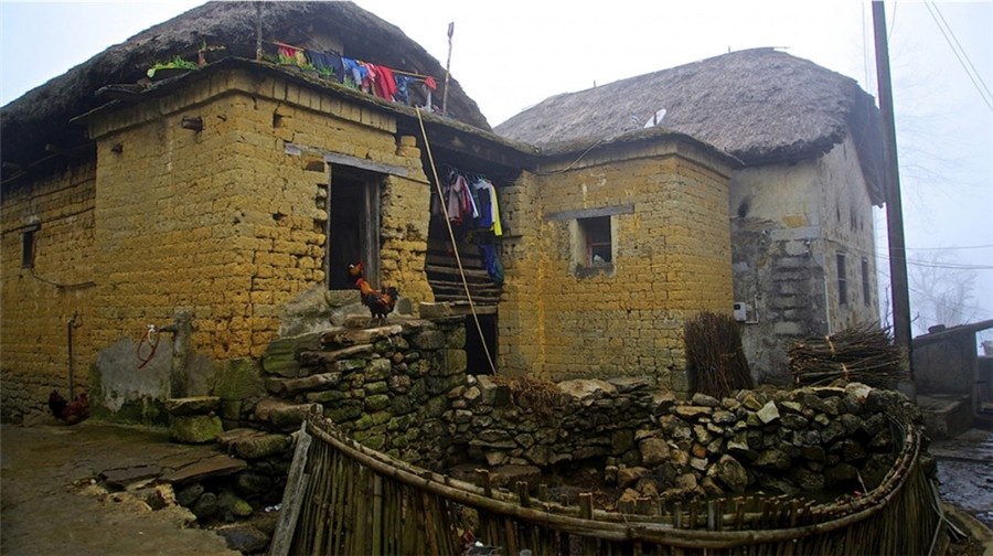Azheke-Village-and-Mushroom-Houses-in-Yuanyang-Couty-Honghe-05
