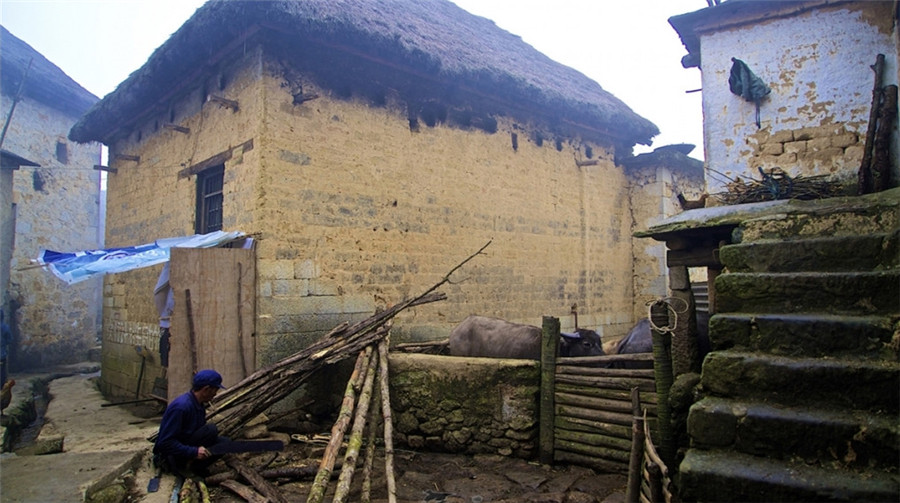 Azheke-Village-and-Mushroom-Houses-in-Yuanyang-Couty-Honghe-11