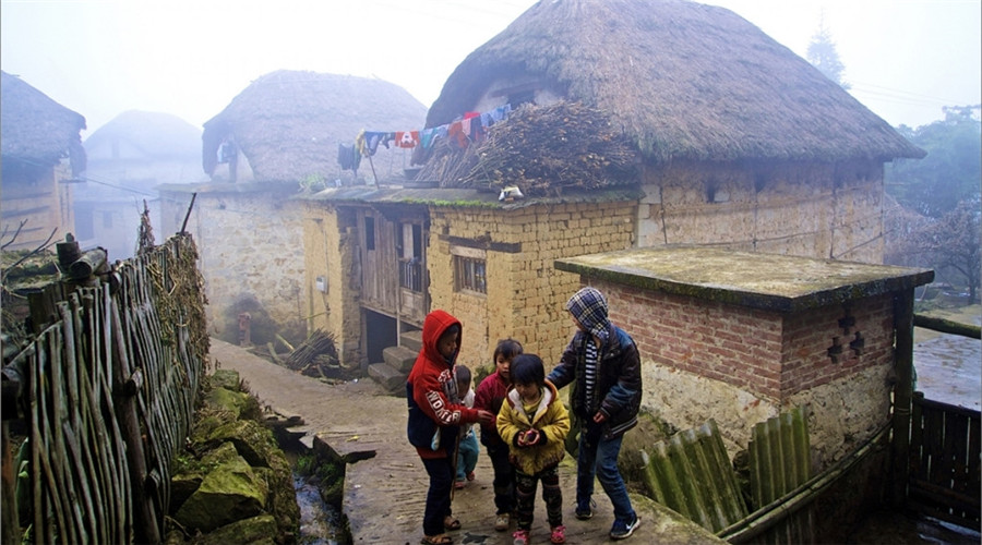 Azheke-Village-and-Mushroom-Houses-in-Yuanyang-Couty-Honghe-12