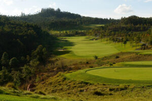 Kunming-Yulong-Bay-Golf-Club-20