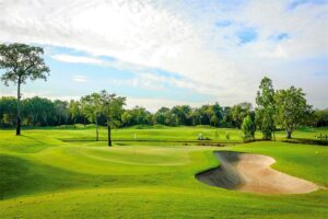 Alpine Golf Club in Pathum Thani, Thailand (10)